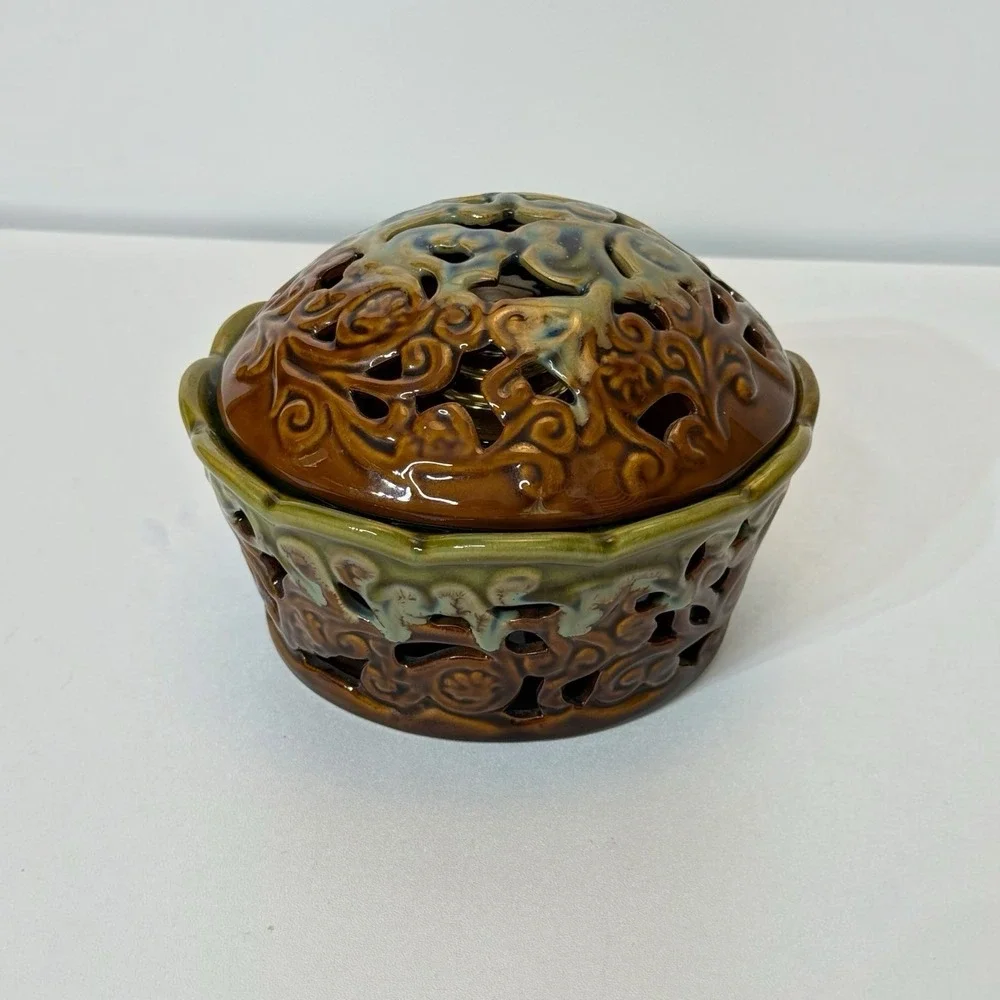 Decorative Ceramic Cutwork Brown Green Glaze Catalytic Fragrance Diffuser